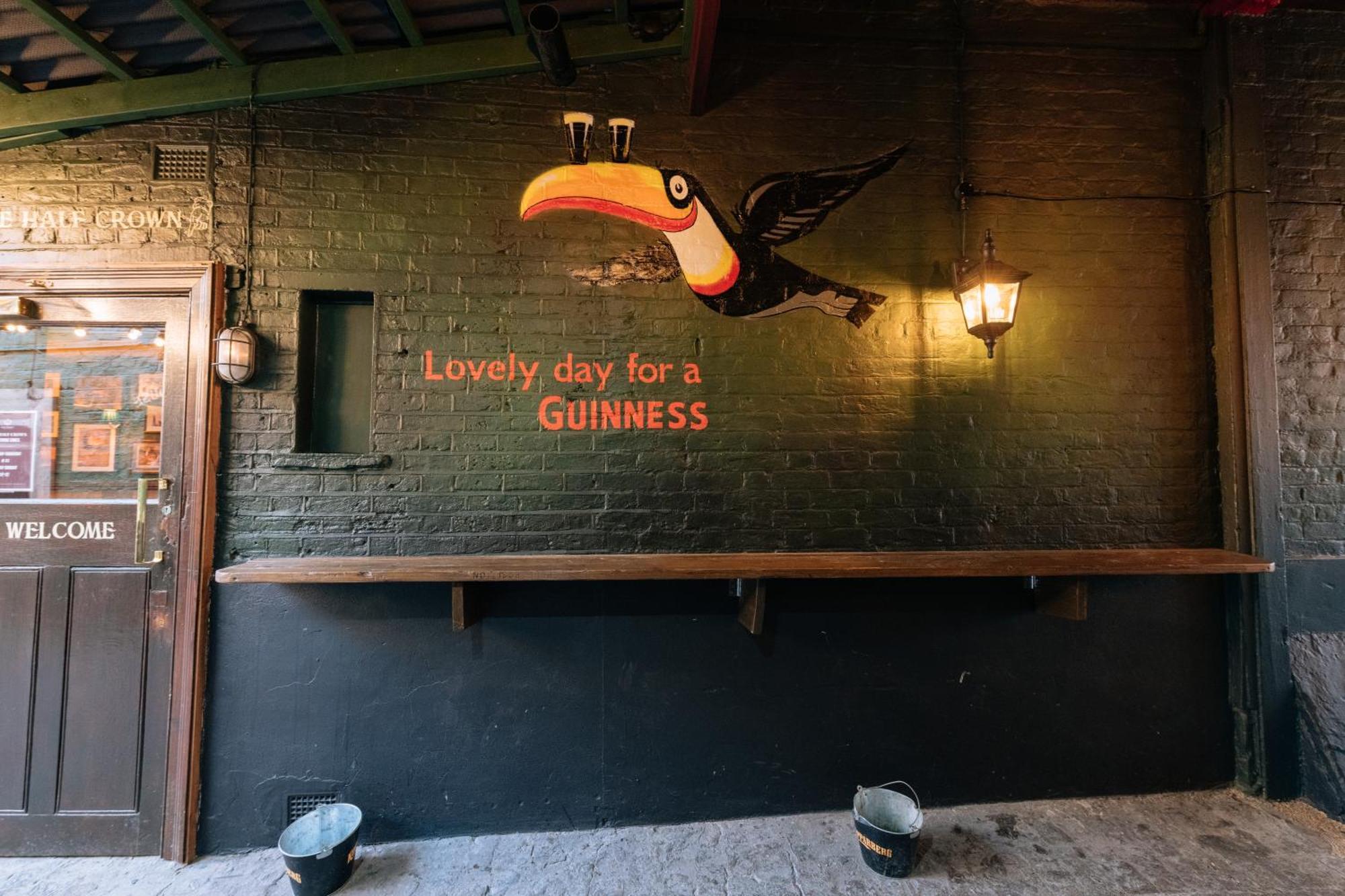 The Crown Pub & Guesthouse 伦敦 外观 照片